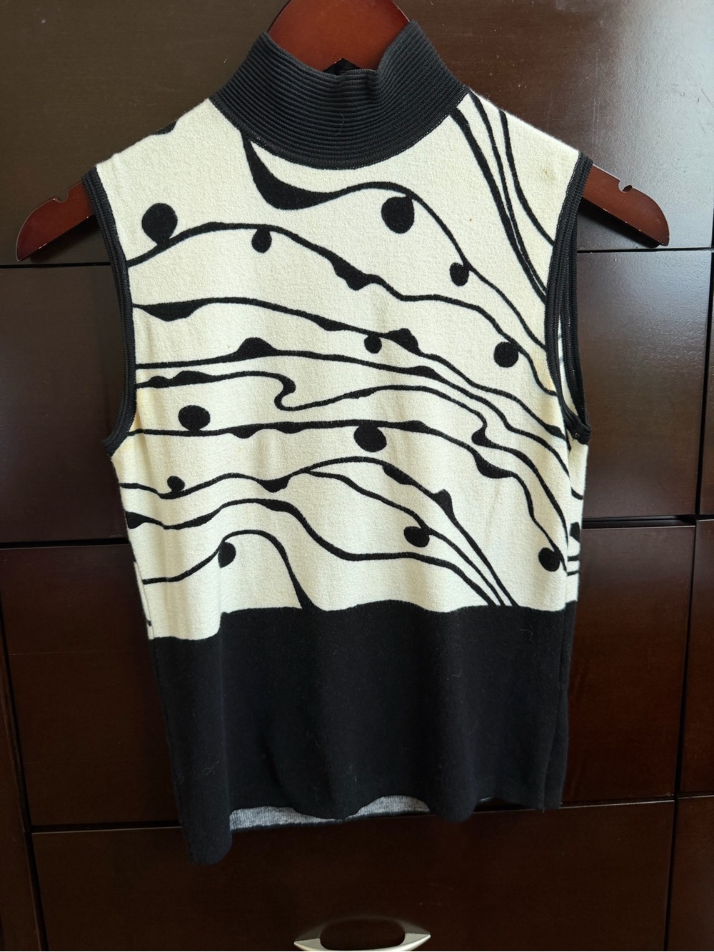 Blumarine White and Black Sleeveless Mock Neck Tank with Abstract Swirl